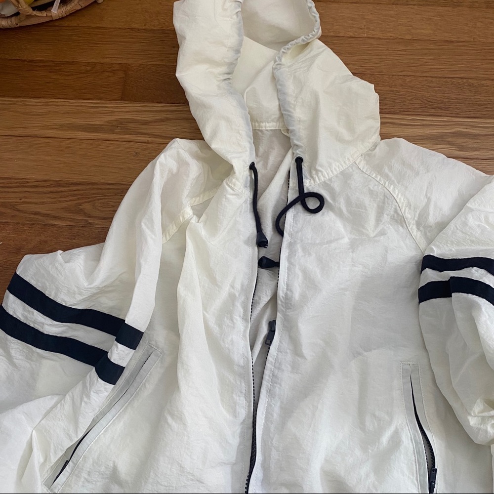 Wind breaker